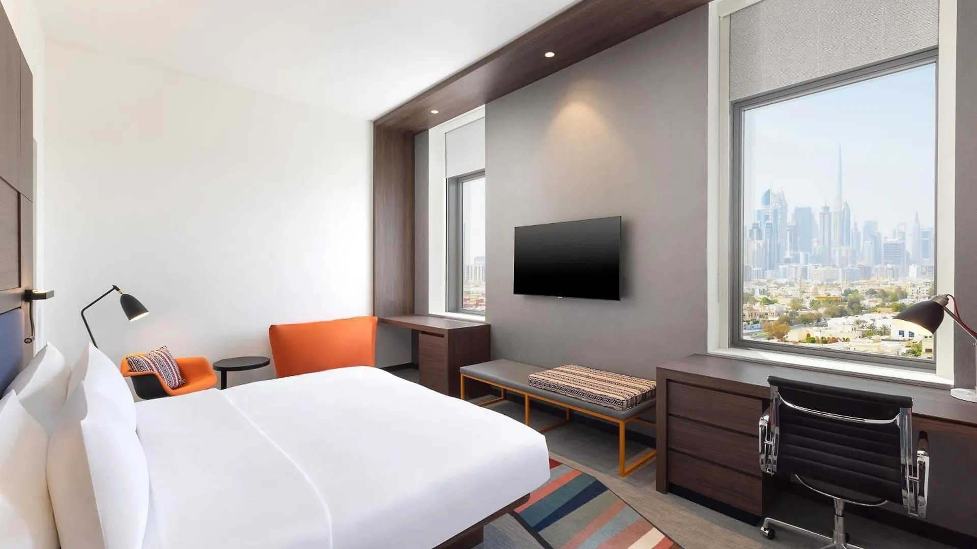 Aloft Al Mina, Dubai Jumeirah 4*,